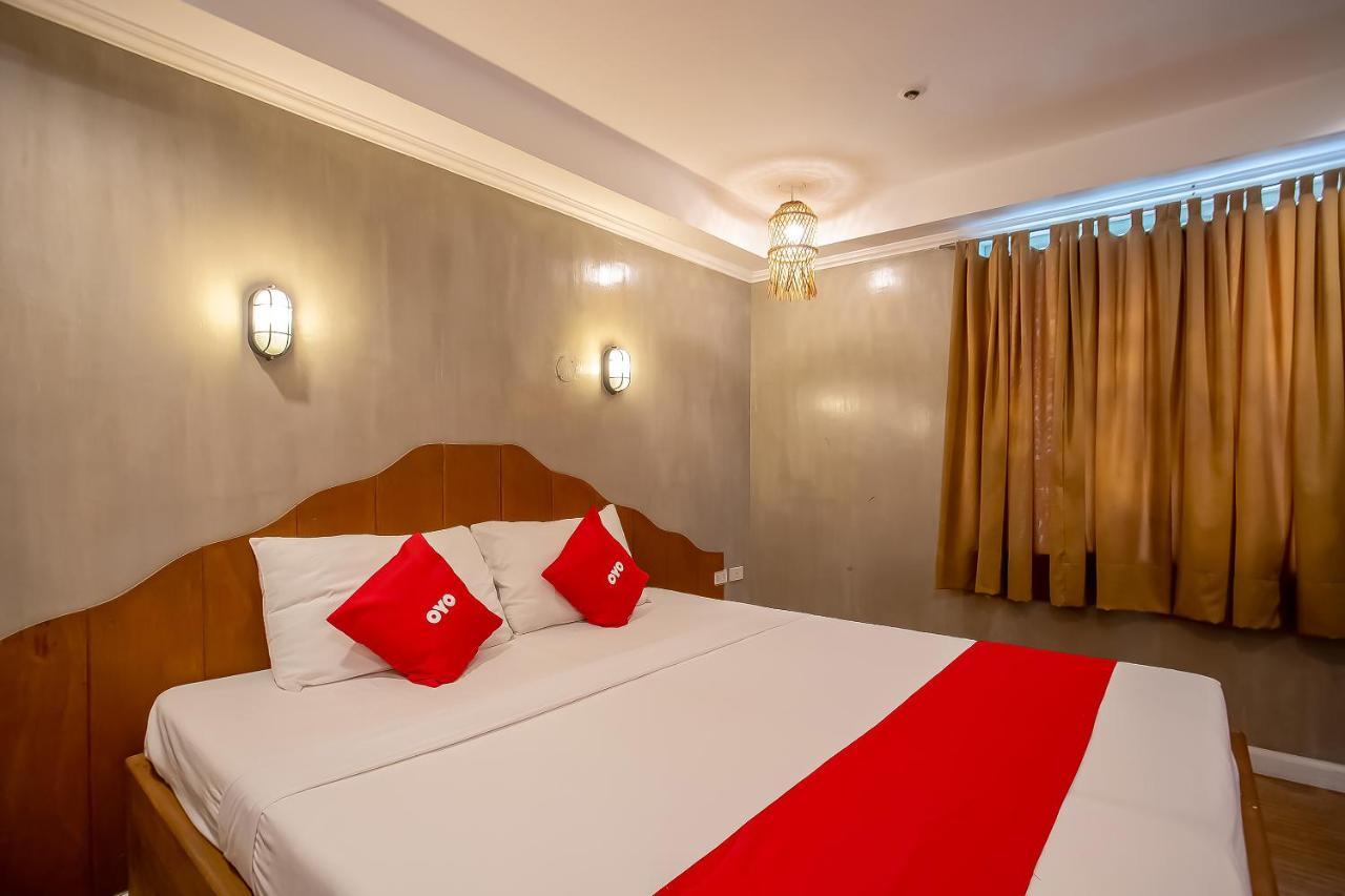 Oyo 821 Connector Hostel Makati City Extérieur photo