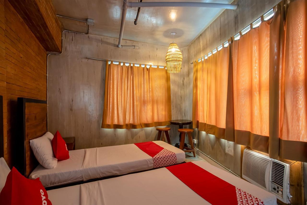 Oyo 821 Connector Hostel Makati City Extérieur photo