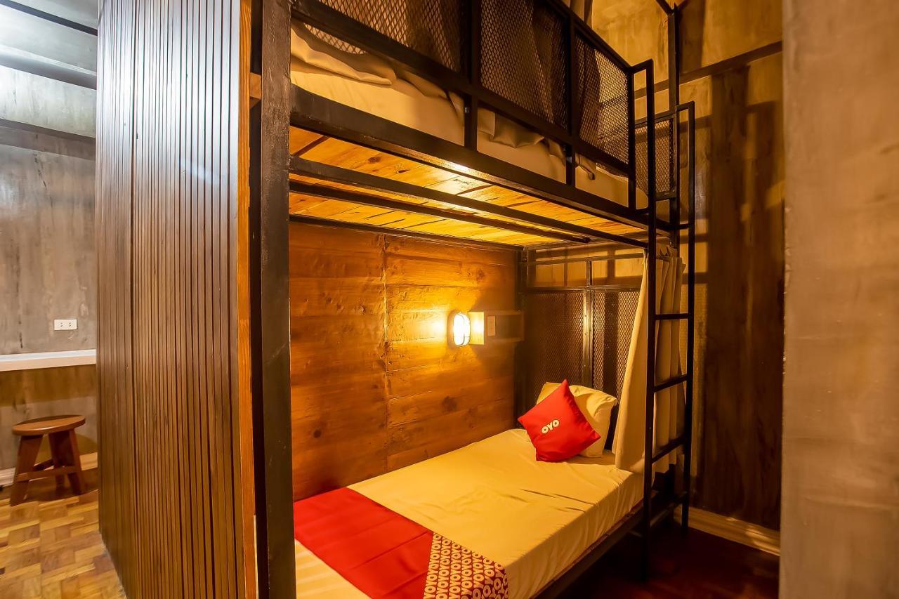 Oyo 821 Connector Hostel Makati City Extérieur photo