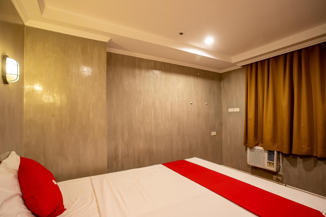 Oyo 821 Connector Hostel Makati City Extérieur photo